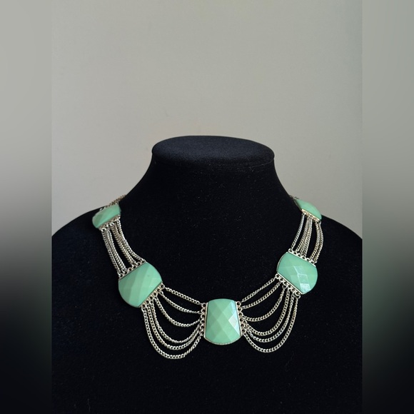 Jewelry - Green chain necklace